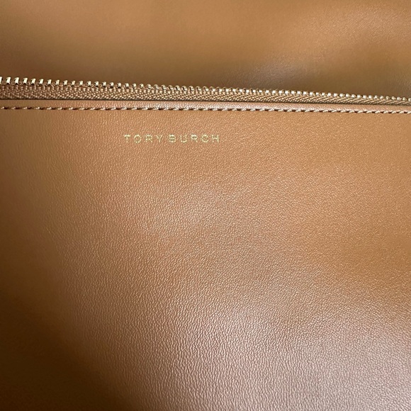 EUC Tory Burch Block T Travel Clutch